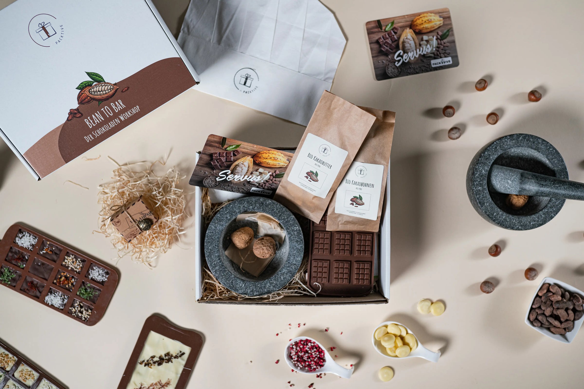 Das Kreative Geschenk mit Schokolade. Mit dieser Schokoladen Geschenkbox für alle Schokoliebhaber verschenkt man gemeinsame Zeit mit Freunden und der Familie. Ein Erlebnis für Jung und Alt